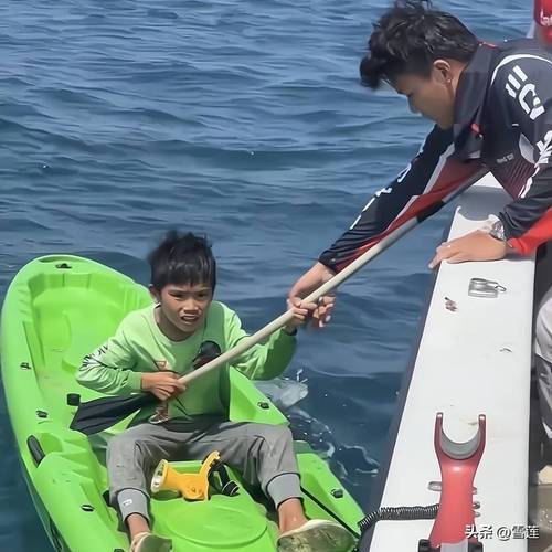 2025新澳门天天开奖记录和男子海上漂流7小时与男子海上漂流7小时视频